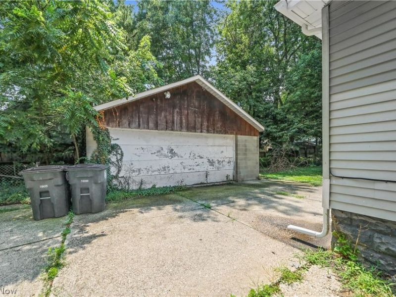 874 Wilmot Street, Akron, OH 44306 Photo 19