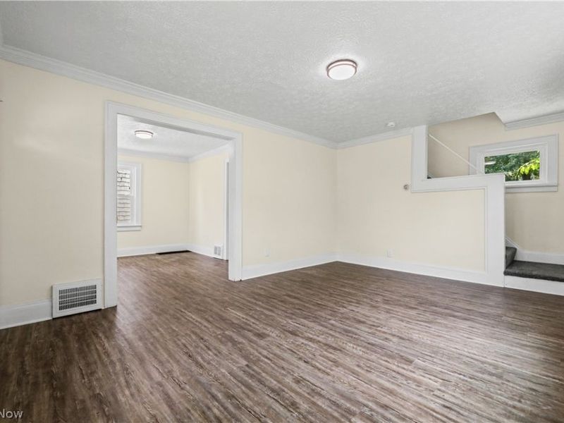 874 Wilmot Street, Akron, OH 44306 Photo 3