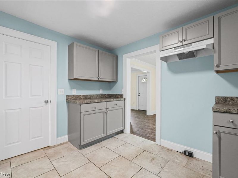 874 Wilmot Street, Akron, OH 44306 Photo 7