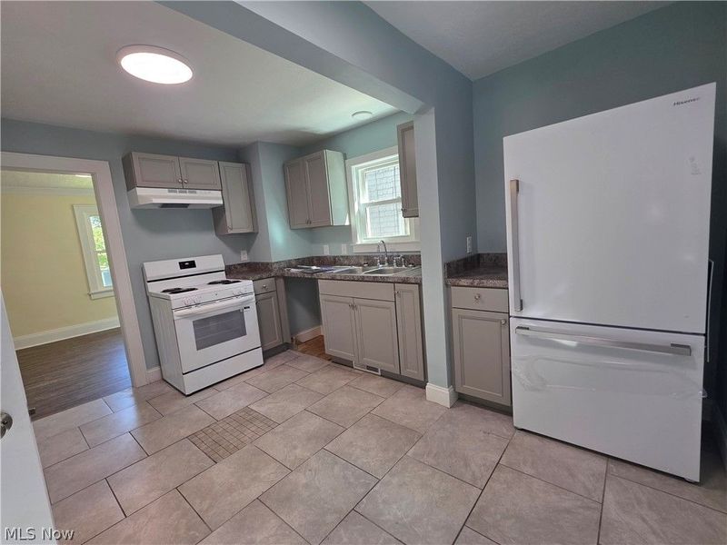 874 Wilmot Street, Akron, OH 44306 Photo 9