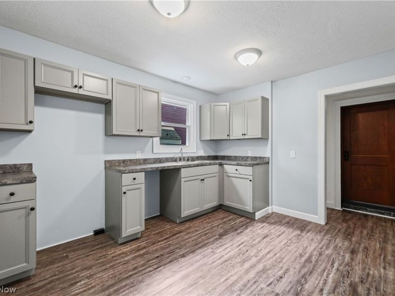 330 Cleveland Street , Akron, OH 44306 Photo 7
