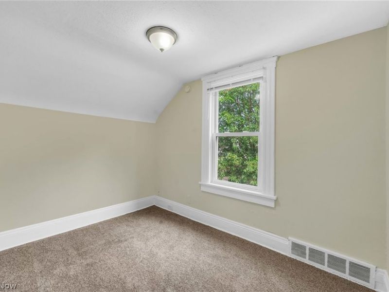 5810 Madison Avenue , Cleveland, OH 44102 Photo 16