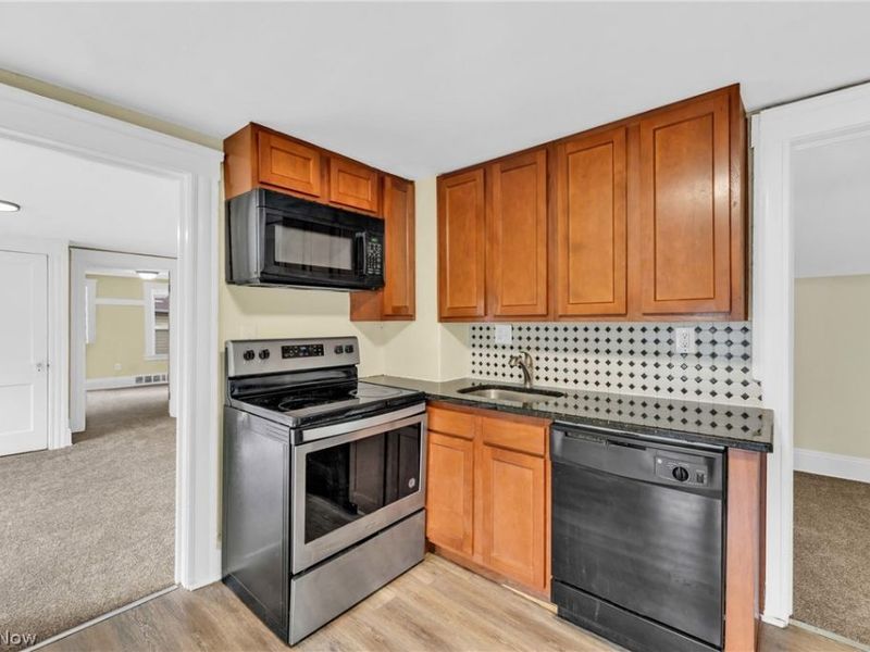 5810 Madison Avenue , Cleveland, OH 44102 Photo 8