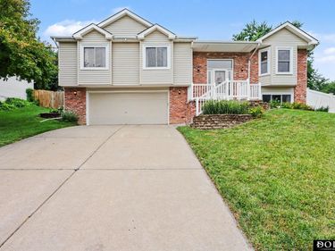 6325 Briar Rosa Drive, Lincoln, NE 68156