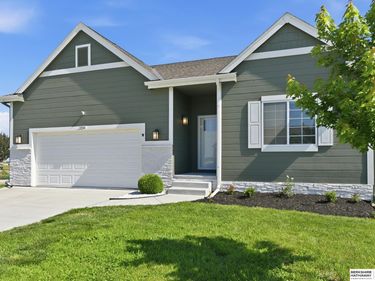 21214 Polk Street, Elkhorn, NE 68022