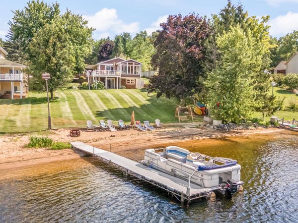 2503 N Mundy Avenue, White Cloud, MI 49349
