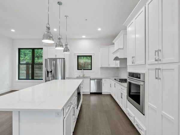 5734 Shady Oak Road S, Unit 10, Minnetonka, MN 55343