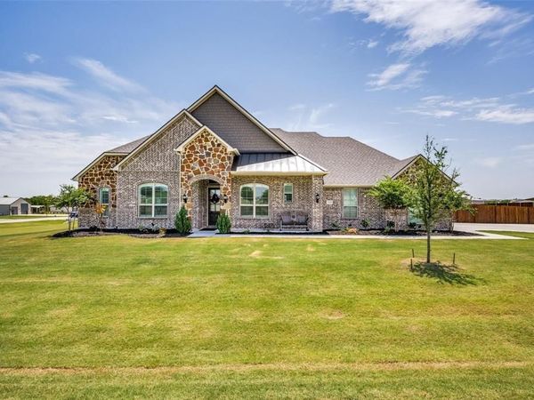 7018 New Castle Lane, Sanger, TX 76266