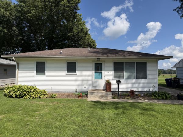 1402 Meadowlane Avenue, Ames, IA 50010