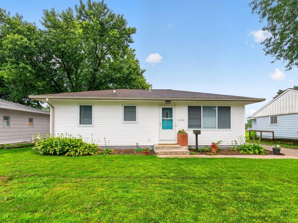 1402 Meadowlane Avenue, Ames, IA 50010