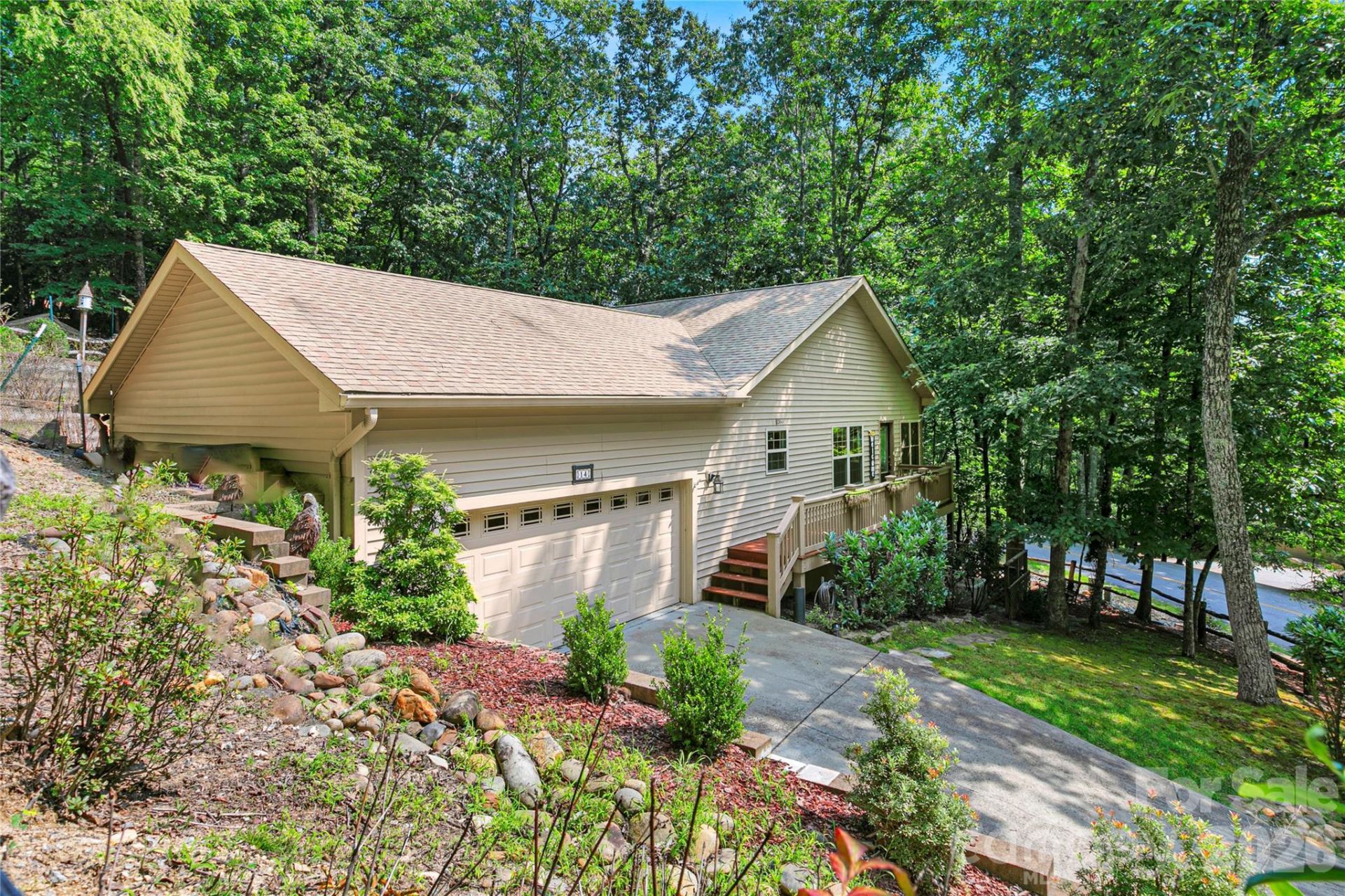 14 Isuhdavga Court, Unit L16/U06, Brevard, NC 28712 Main Photo