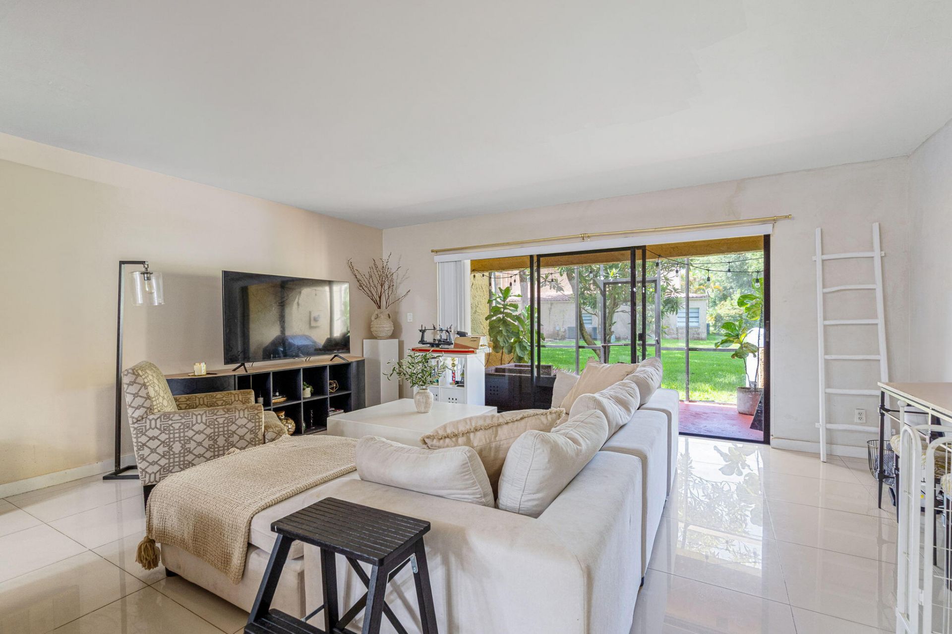 3728 Estepona Avenue, Unit 15-D-2, Doral, FL 33178 Photo