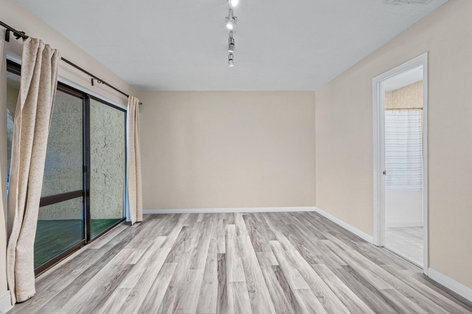 3728 Estepona Avenue, Unit 15-D-2, Doral, FL 33178 Photo