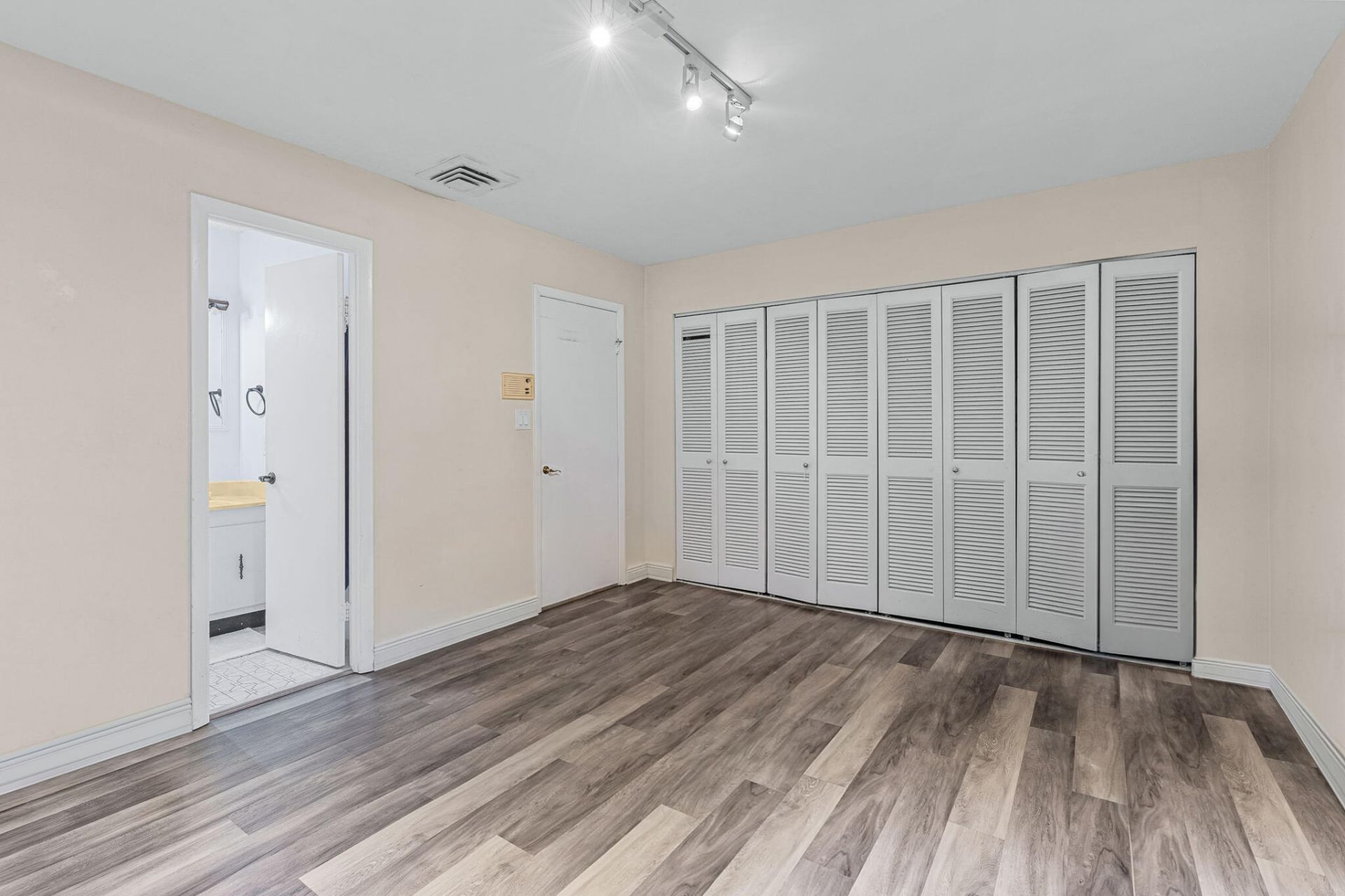 3728 Estepona Avenue, Unit 15-D-2, Doral, FL 33178 Photo