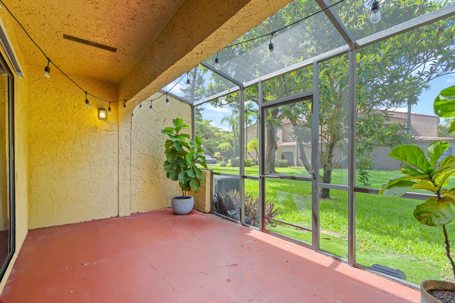 3728 Estepona Avenue, Unit 15-D-2, Doral, FL 33178 Photo