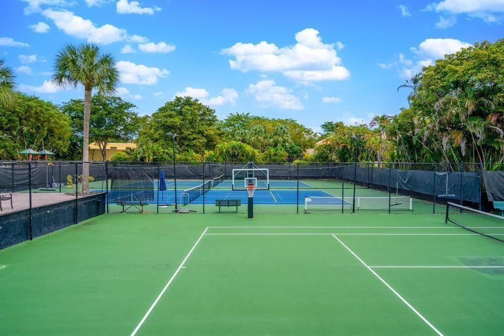 3728 Estepona Avenue, Unit 15-D-2, Doral, FL 33178 Photo