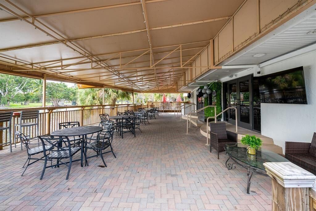 3728 Estepona Avenue, Unit 15-D-2, Doral, FL 33178 Photo