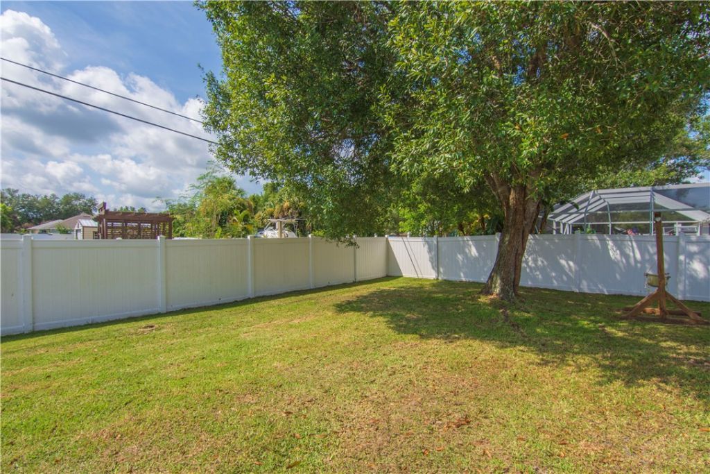 604 Carnival Terrace, Sebastian, FL 32958 Photo