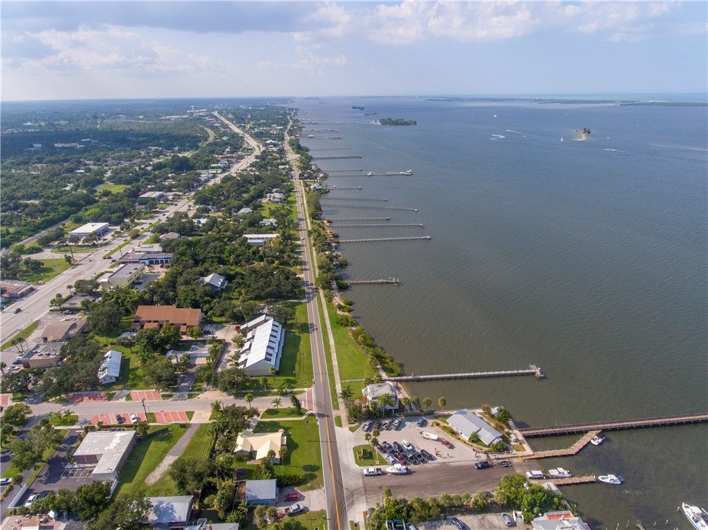604 Carnival Terrace, Sebastian, FL 32958 Photo