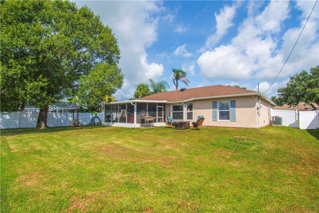 604 Carnival Terrace, Sebastian, FL 32958 Photo
