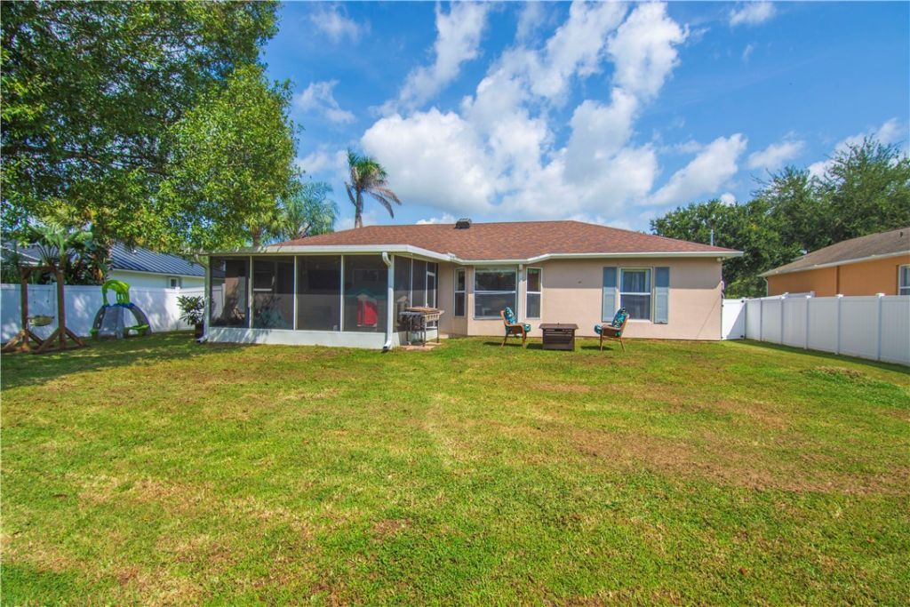 604 Carnival Terrace, Sebastian, FL 32958 Photo