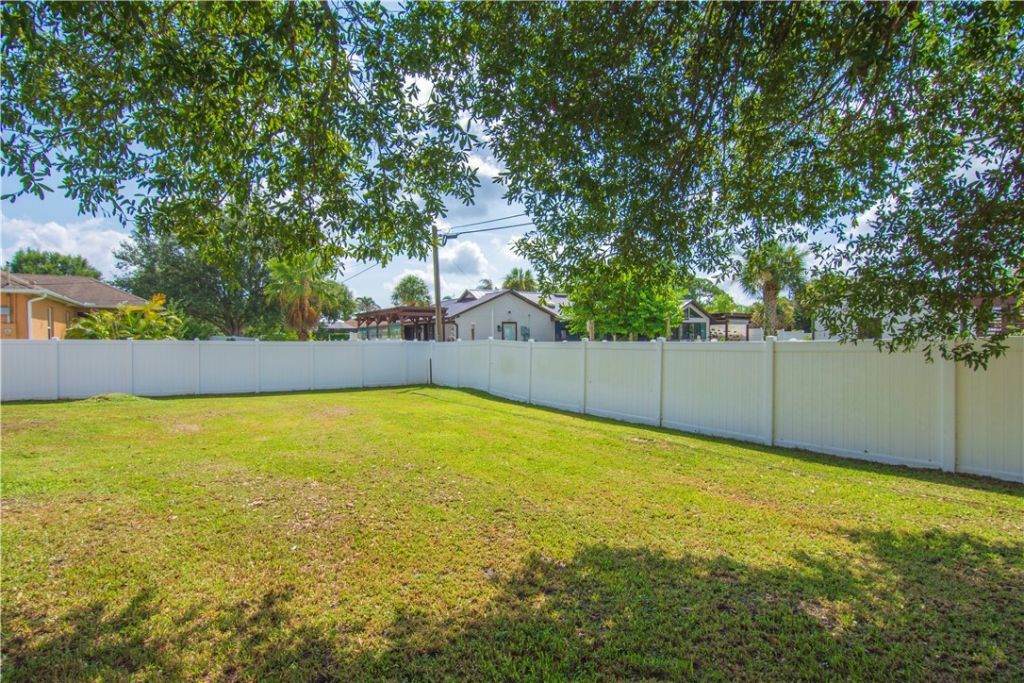 604 Carnival Terrace, Sebastian, FL 32958 Photo