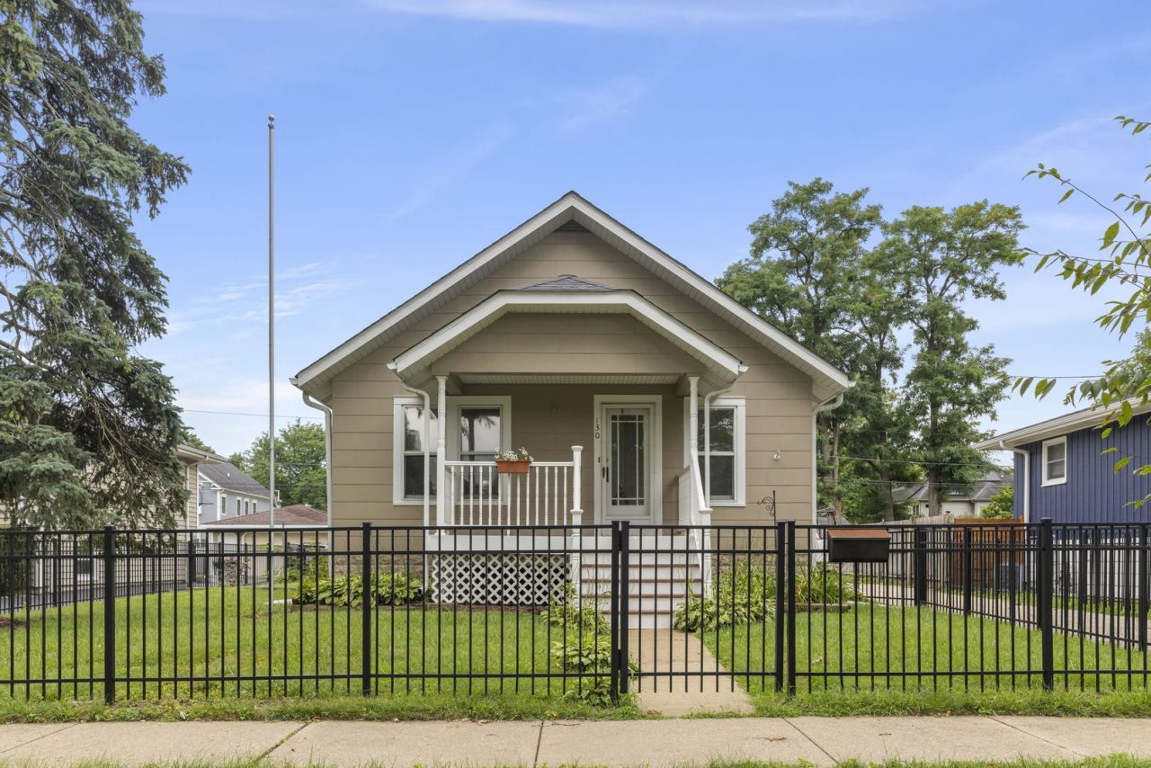 130 S Washington Street, Westmont, IL 60559 Main Photo