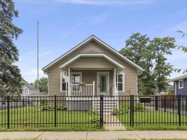 130 S Washington Street , Westmont, IL 60559