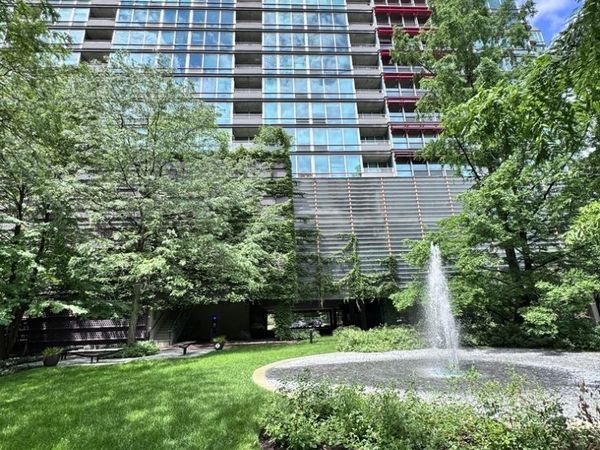 800 Elgin Road, Unit 718, Evanston, IL 60201