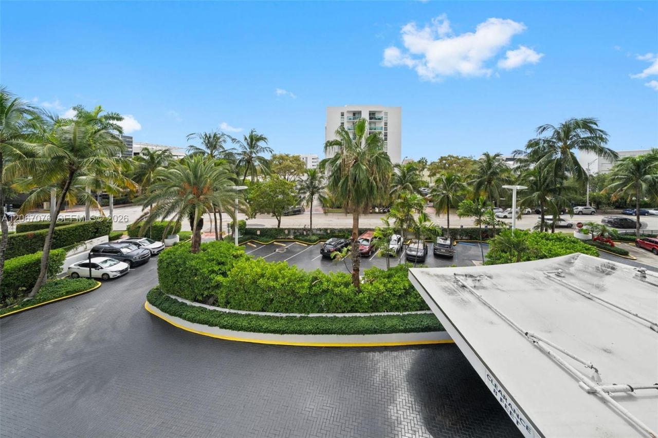 1000 West Ave, Unit 309, Miami Beach, FL 33139 Photo