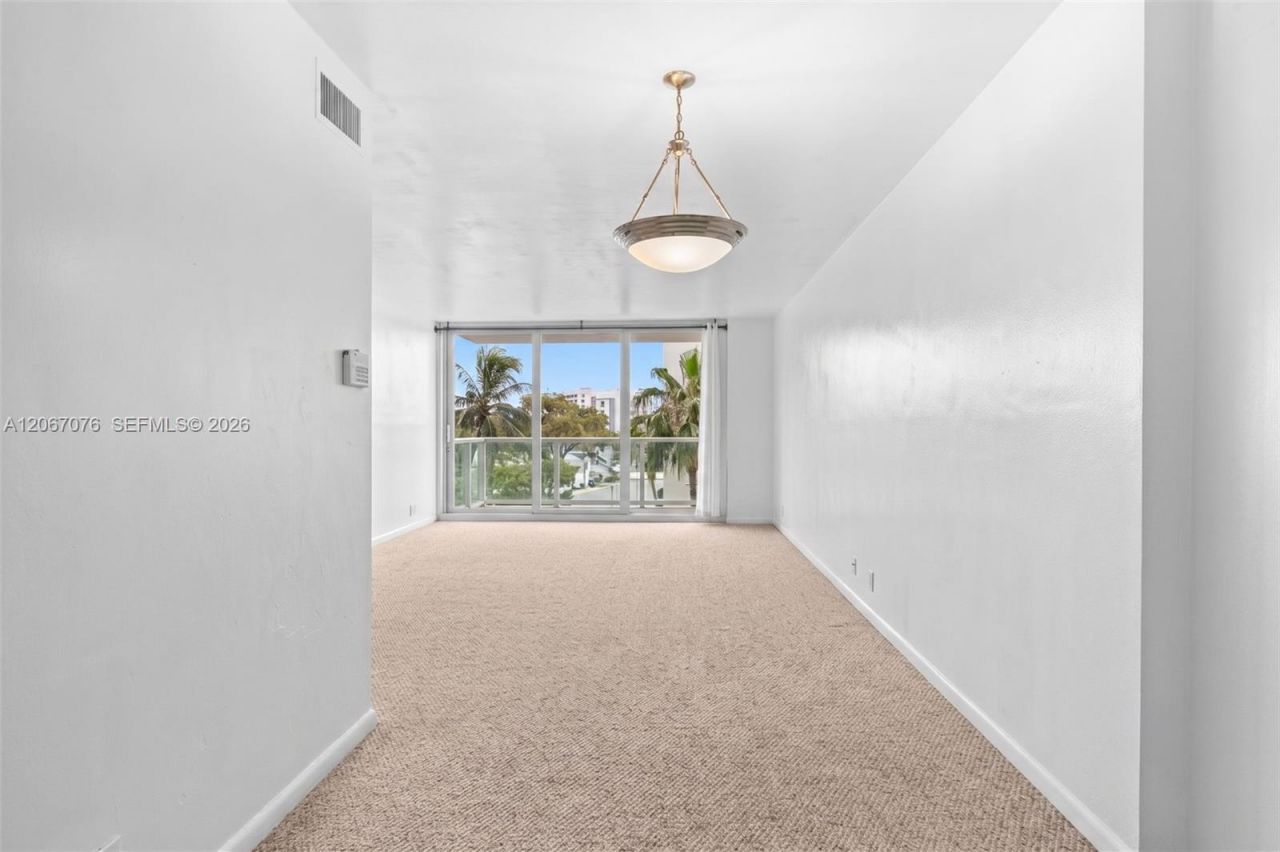 1000 West Ave, Unit 309, Miami Beach, FL 33139 Photo