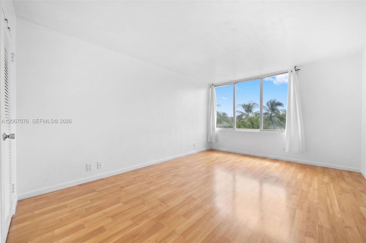 1000 West Ave, Unit 309, Miami Beach, FL 33139 Photo