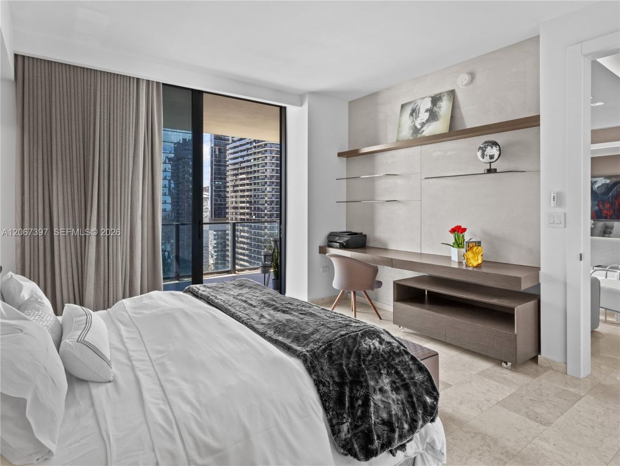 88 SW 7th St , Unit 3007, Miami, FL 33130 Photo