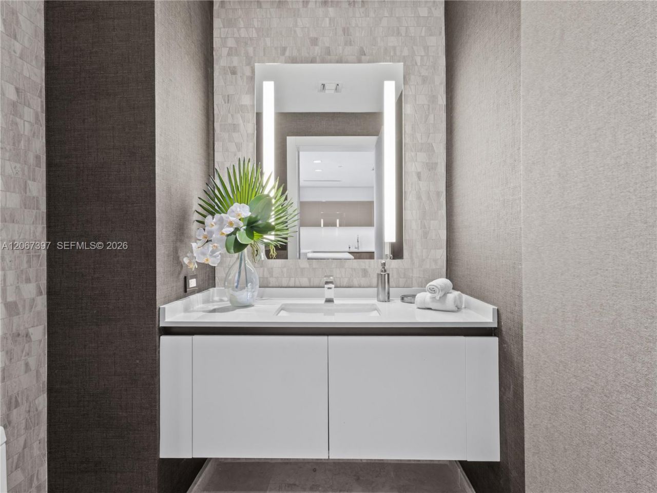 88 SW 7th St , Unit 3007, Miami, FL 33130 Photo
