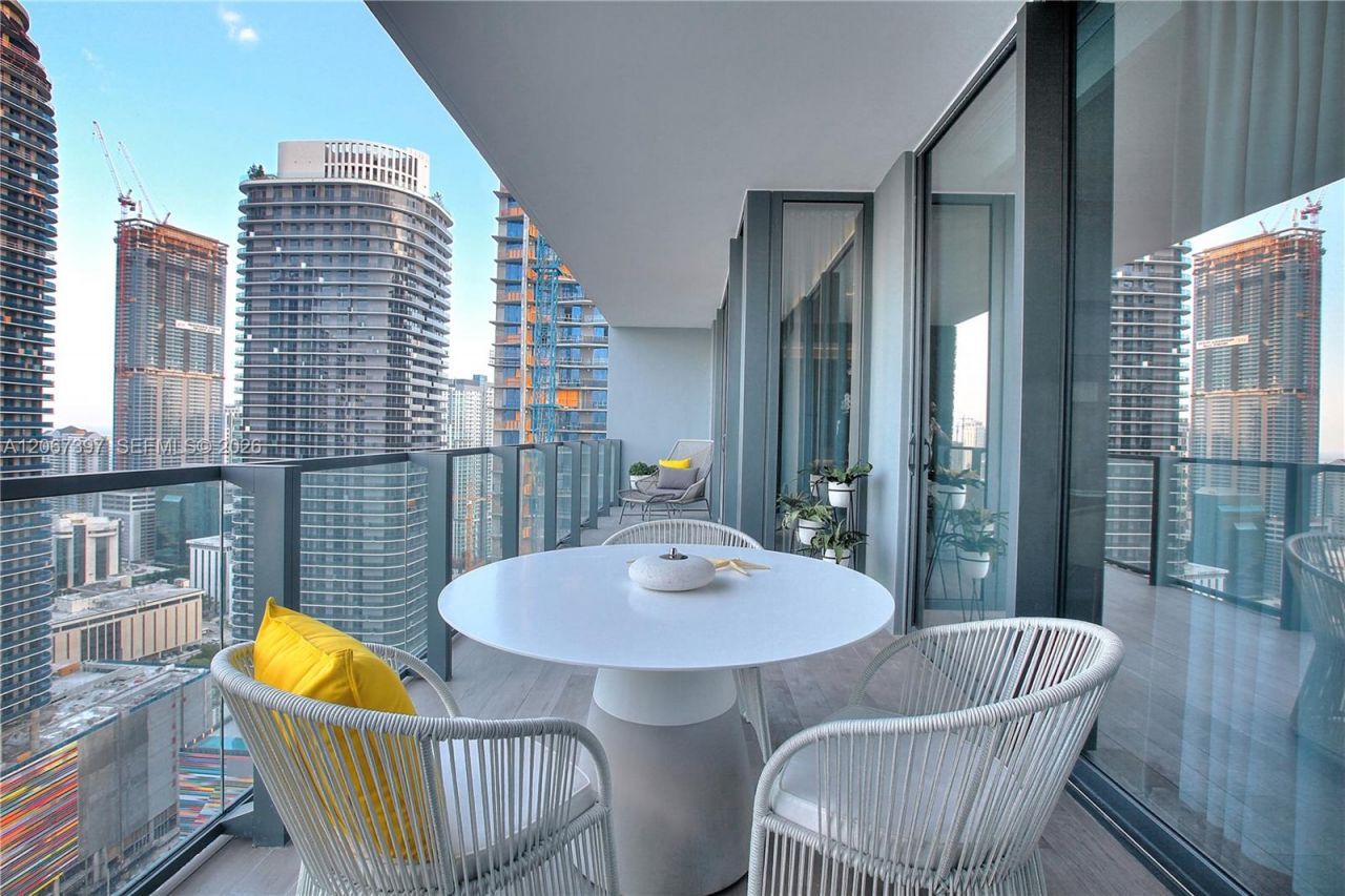 88 SW 7th St , Unit 3007, Miami, FL 33130 Photo