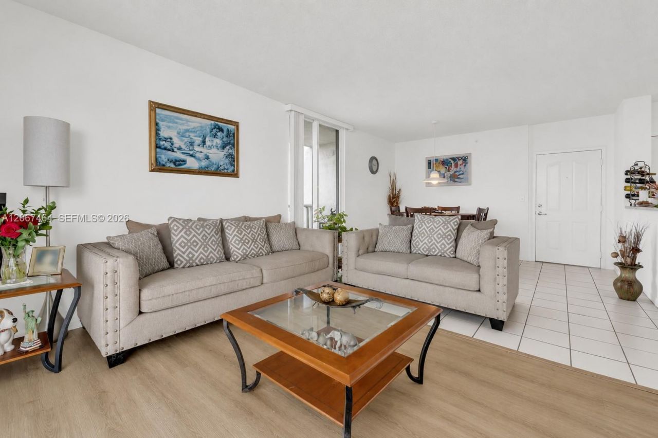 5091 NW 7th St, Unit PH-02, Miami, FL 33126 Photo
