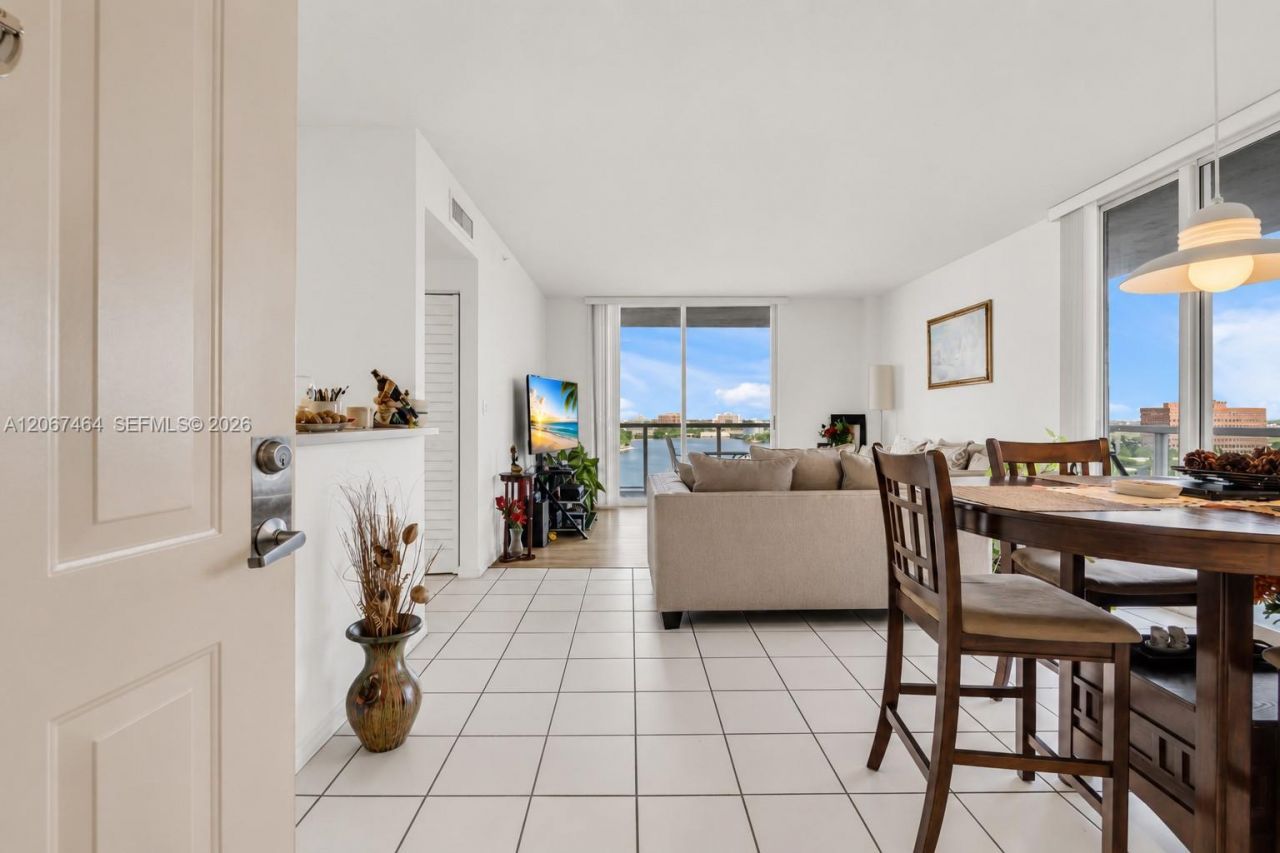 5091 NW 7th St, Unit PH-02, Miami, FL 33126 Photo
