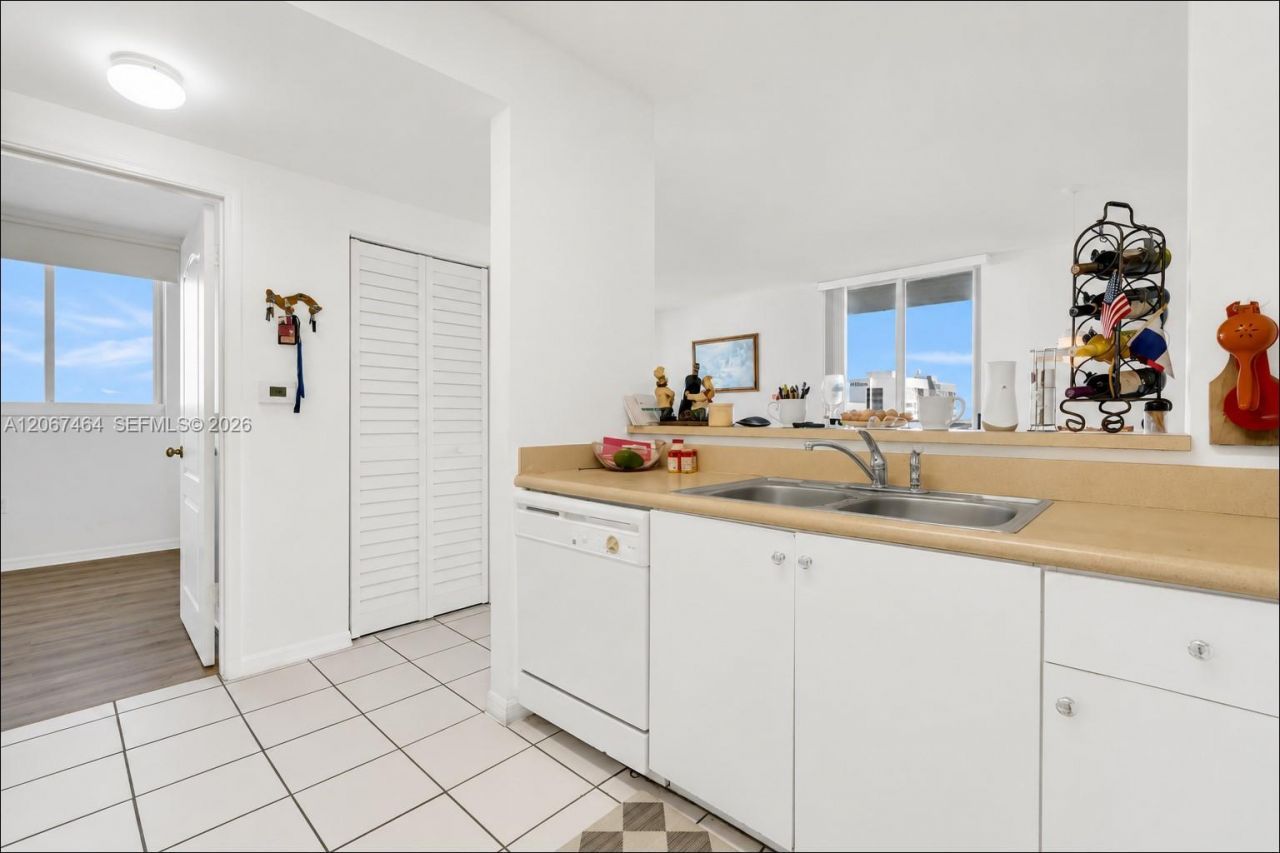 5091 NW 7th St, Unit PH-02, Miami, FL 33126 Photo