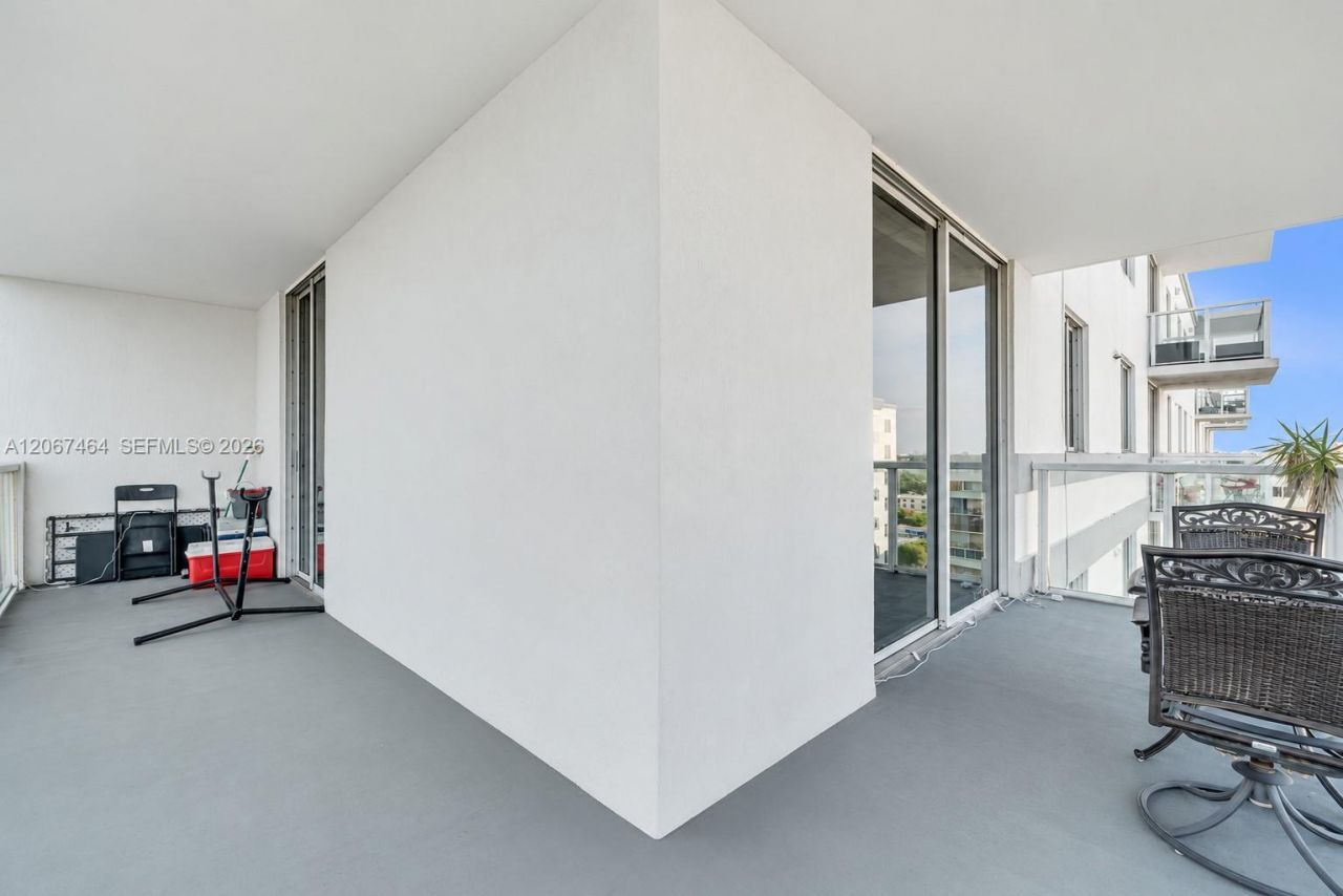 5091 NW 7th St, Unit PH-02, Miami, FL 33126 Photo