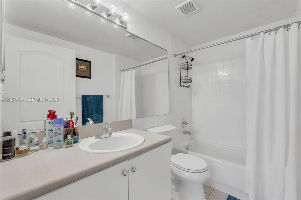 5091 NW 7th St, Unit PH-02, Miami, FL 33126 Photo