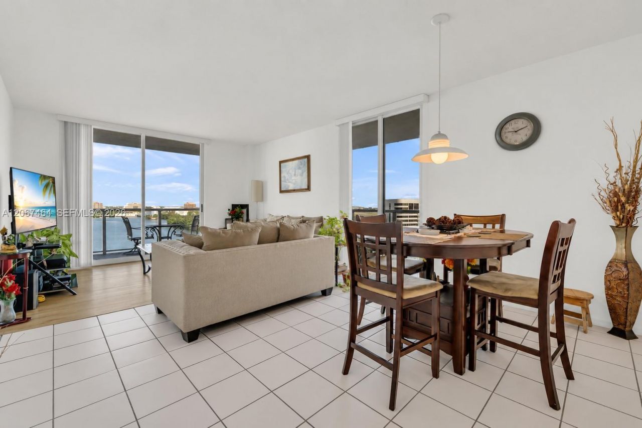 5091 NW 7th St, Unit PH-02, Miami, FL 33126 Photo