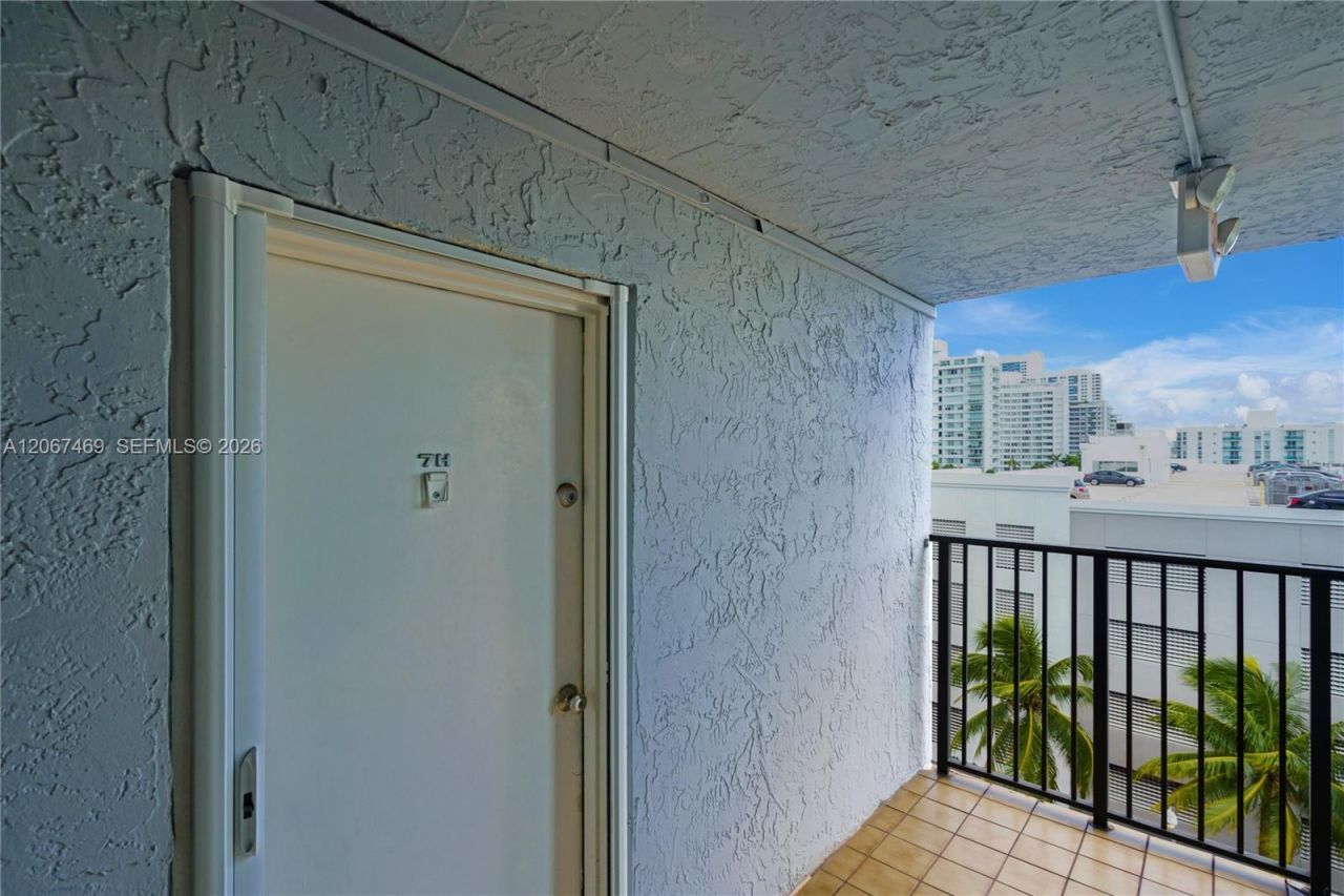 899 West Ave , Unit 7H, Miami Beach, FL 33139 Photo