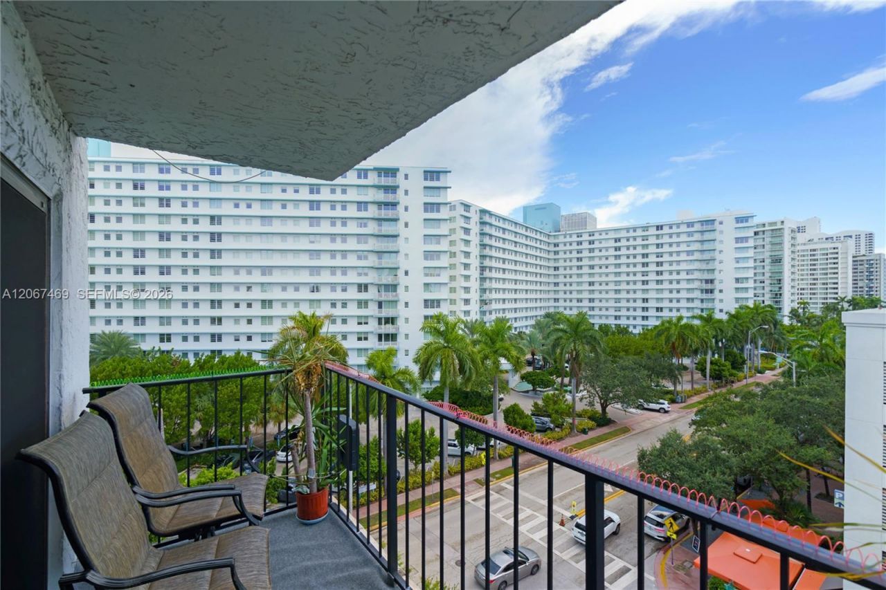 899 West Ave , Unit 7H, Miami Beach, FL 33139 Photo