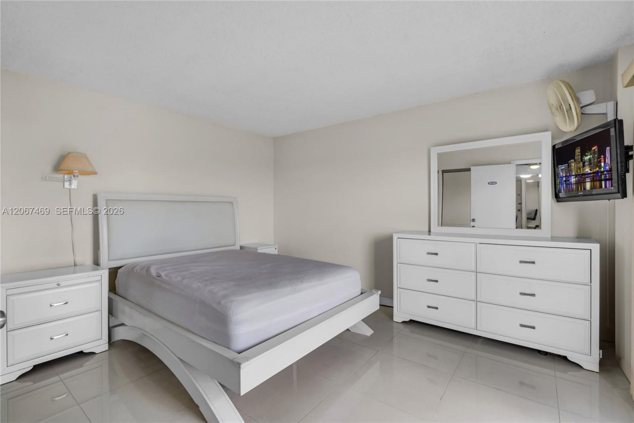 899 West Ave , Unit 7H, Miami Beach, FL 33139 Photo