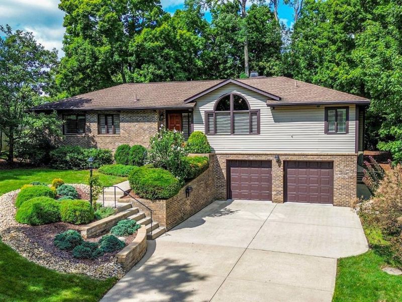 5209 Oakhill Lane, Green Township, OH 45247 Photo 2