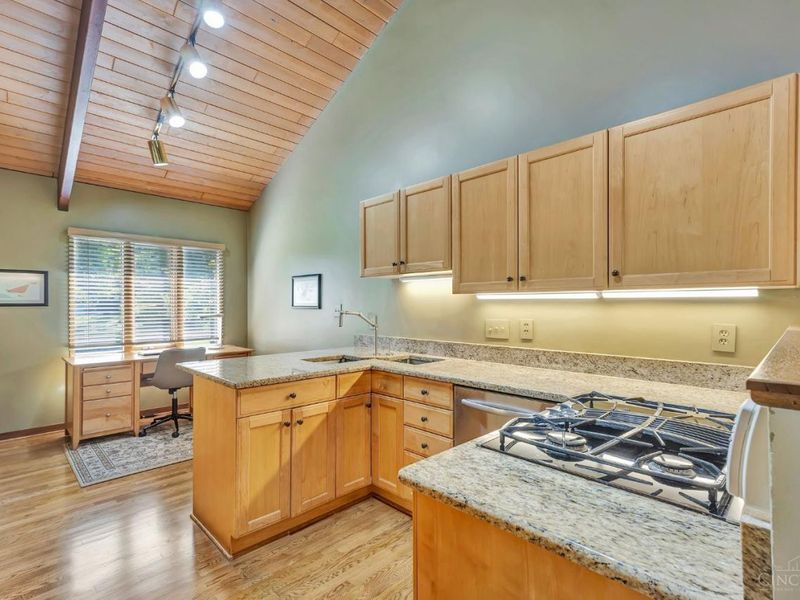 5209 Oakhill Lane, Green Township, OH 45247 Photo 22