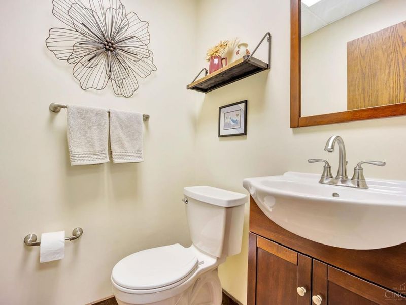5209 Oakhill Lane, Green Township, OH 45247 Photo 47