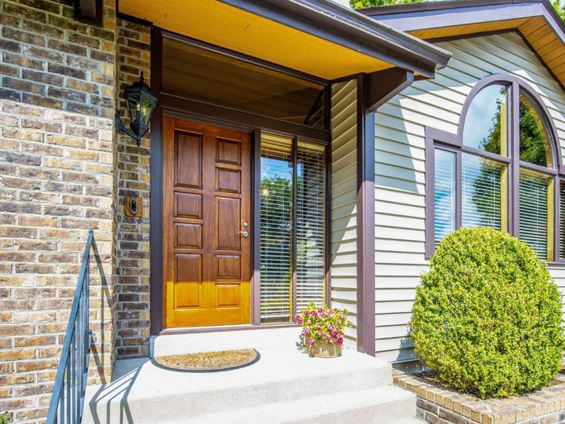 5209 Oakhill Lane, Green Township, OH 45247 Photo 8