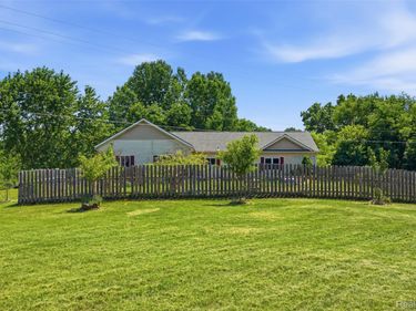 5885 Rowland Pine Court, Marion Township, Mi 48843