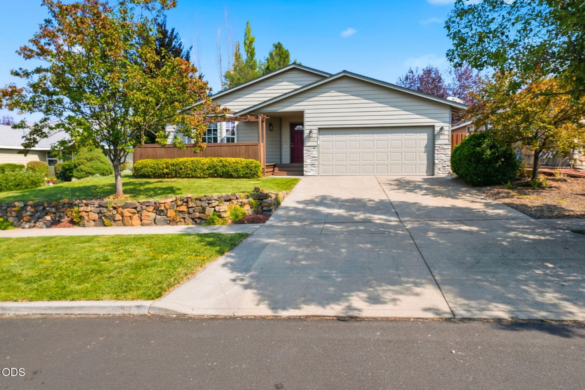 3314 NE Palmer Drive, Bend, OR 97701 Main Photo